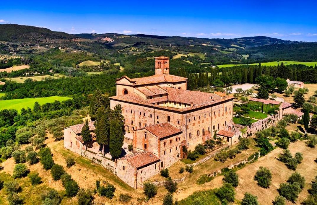 Вилла Fattoria Monastero Sant'Anna In Camprena Пиенца Экстерьер фото